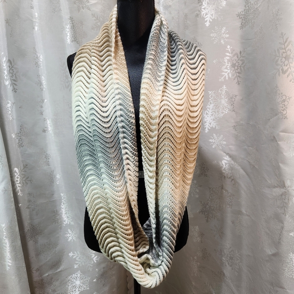 CLEO Infinity Neutral Pastel Knit Scarf - Picture 4 of 9